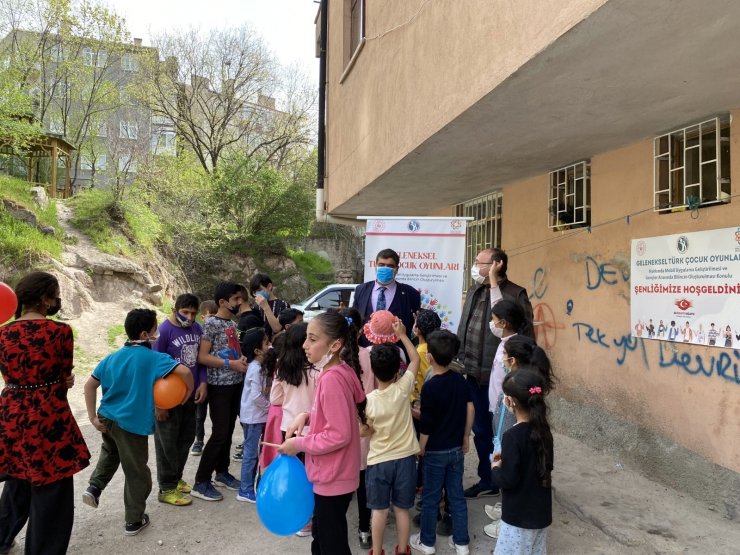 İdareci ve Bürokratlar Birliği Derneği’nden Geleneksel Çocuk Oyunları Projesi