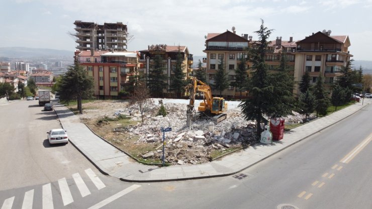 Ankara’da yeni gençlik merkezi için ilk kazma vuruldu