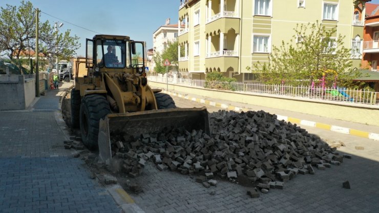 Yavuz Sultan Selim Caddesinde sıcak asfalt için çalışmalar başladı