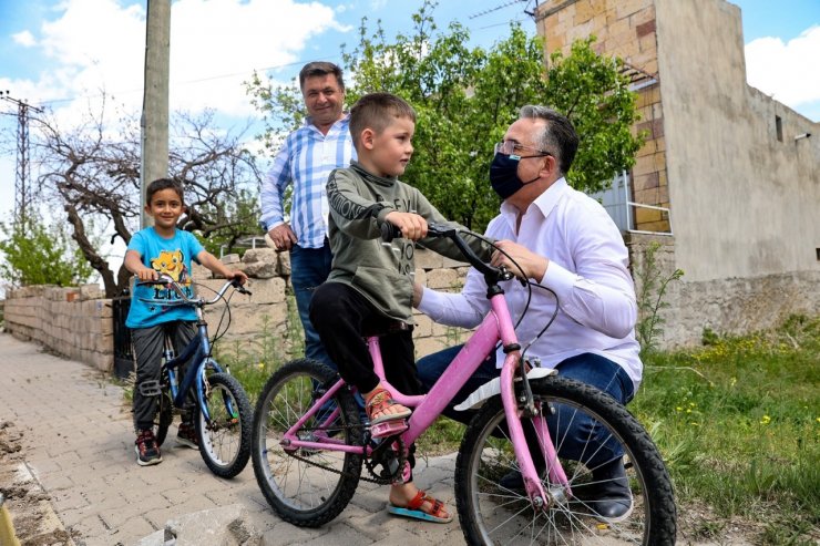 Belediye ekipleri kapanmada tam kadro sahada