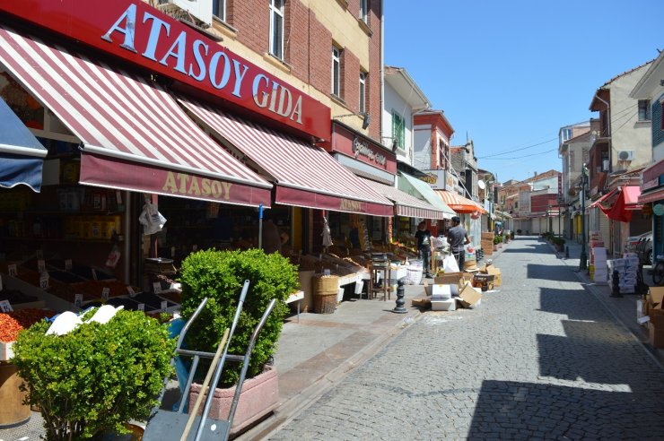 Kapanmadan önce satışları yüzde 90’a yükselen esnaf bugün müşteri bulamıyor