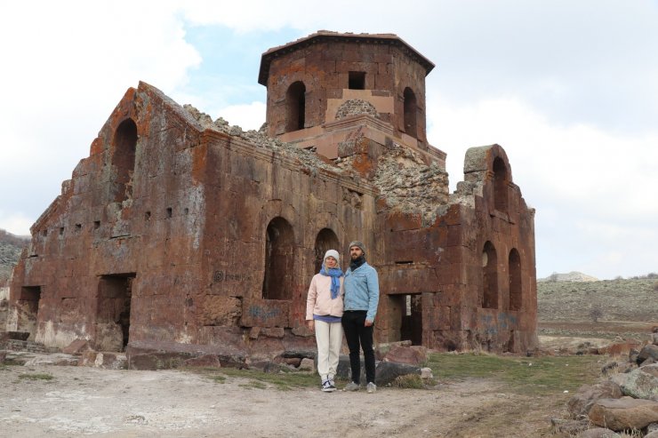 Bin 500 yıllık Kızıl Kilise ziyaretçilerini ağırlamaya devam ediyor