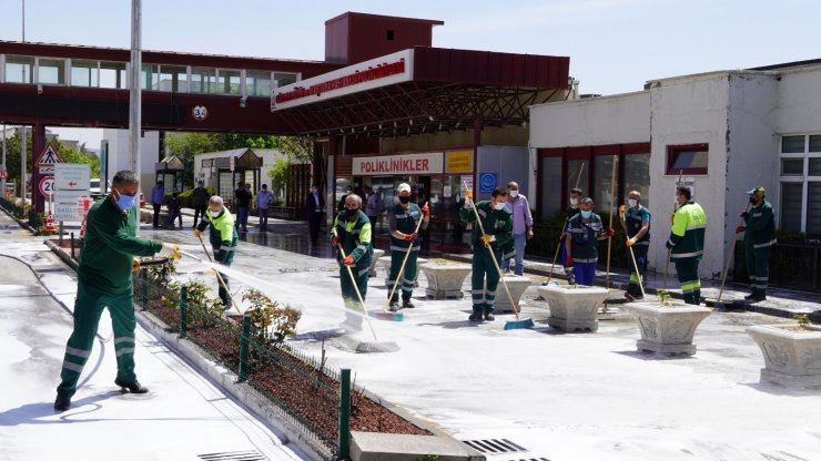 Keçiören’deki hastanelerin temizlik çalışmaları devam ediyor