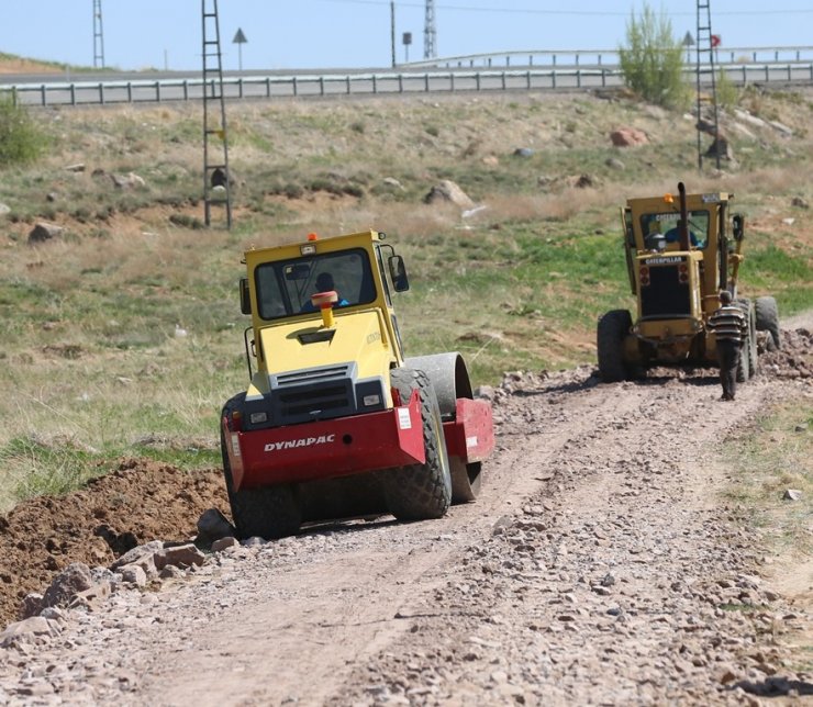 Kocasinan’da hizmetlerle cazibe merkezi haline gelen Barsama ’da yol çalışması