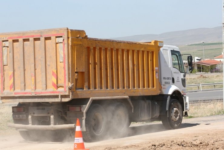 Kocasinan’da hizmetlerle cazibe merkezi haline gelen Barsama ’da yol çalışması