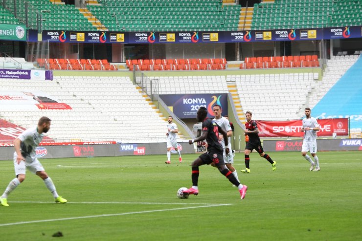 Süper Lig: Konyaspor: 1 - Fatih Karagümrük: 1 (İlk yarı)