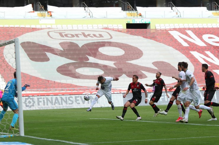 Süper Lig: Konyaspor: 5 - Fatih Karagümrük: 1 (Maç sonucu)