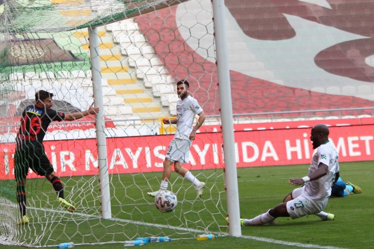 Süper Lig: Konyaspor: 5 - Fatih Karagümrük: 1 (Maç sonucu)