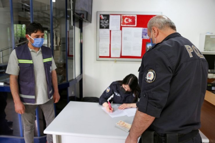 Temizlik görevlisinin bulduğu 10 bin lira sahibine teslim edildi