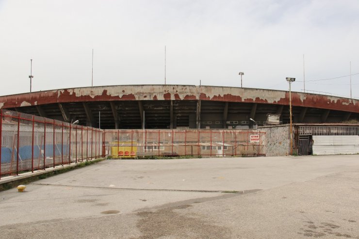 Harabeye dönen Cebeci İnönü Stadyumu, yıkılacağı günü bekliyor