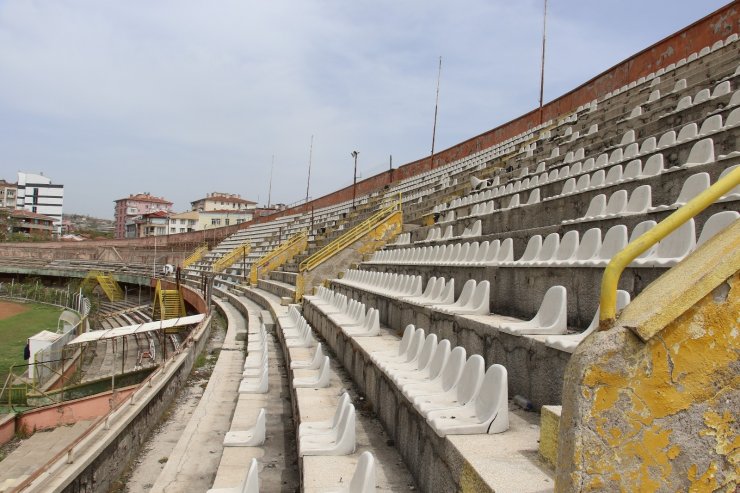 Harabeye dönen Cebeci İnönü Stadyumu, yıkılacağı günü bekliyor