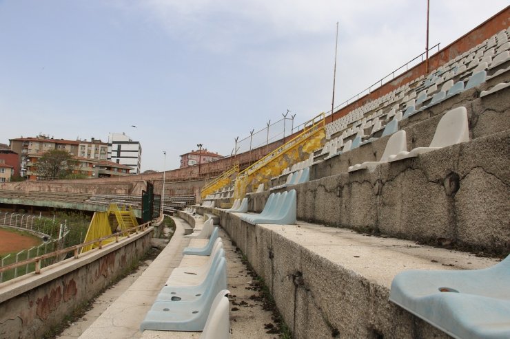 Harabeye dönen Cebeci İnönü Stadyumu, yıkılacağı günü bekliyor