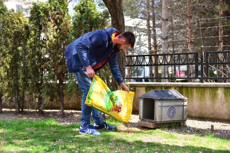 Patili dostlara tam kapanma sürecinde de sahip çıkılıyor