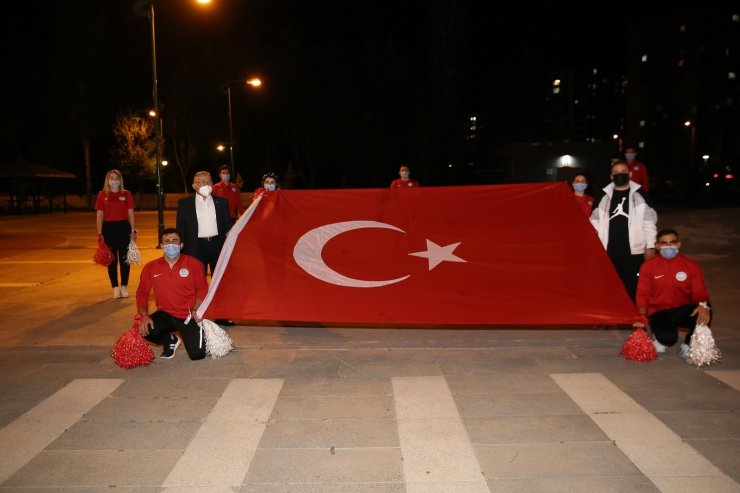 Başkan Büyükkılıç’tan vatandaşlara gece sürprizi