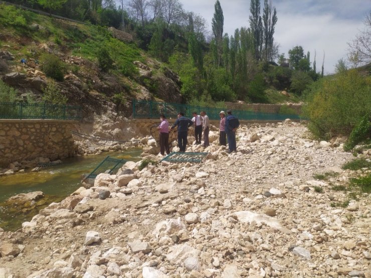 Taşkent’te selin yaraları sarılıyor