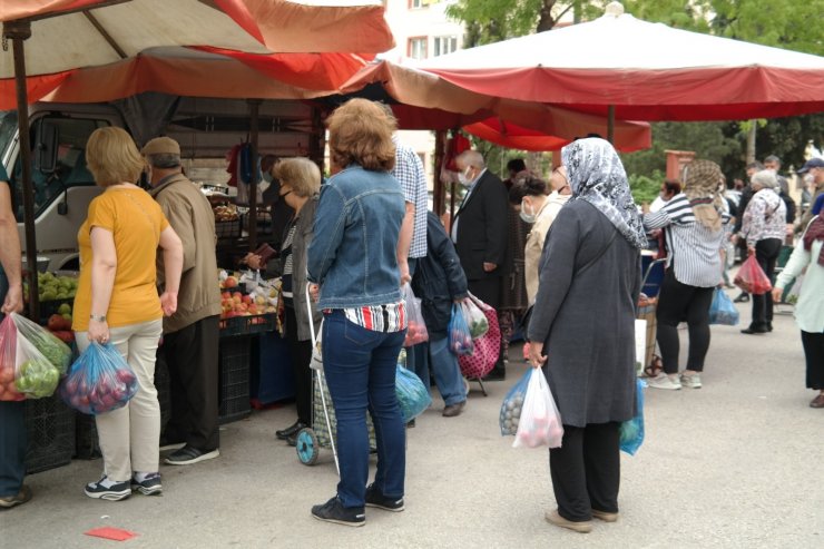 Yine pazar, yine yoğunluk