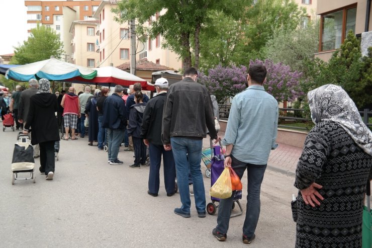 Yine pazar, yine yoğunluk