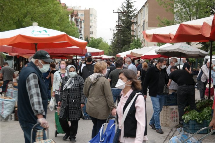 Yine pazar, yine yoğunluk