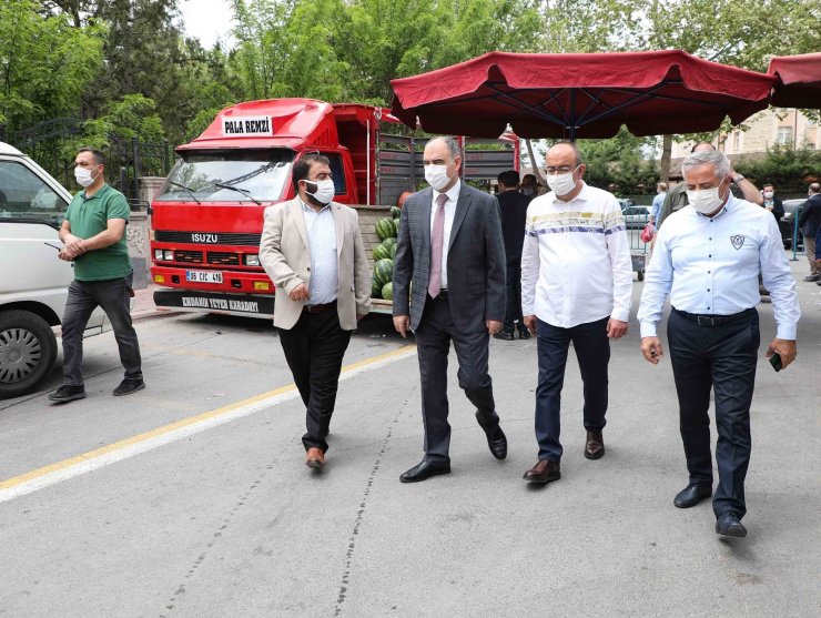 Vali Özkan, Covid-19 tedbirleri kapsamında pazar yerlerini denetledi