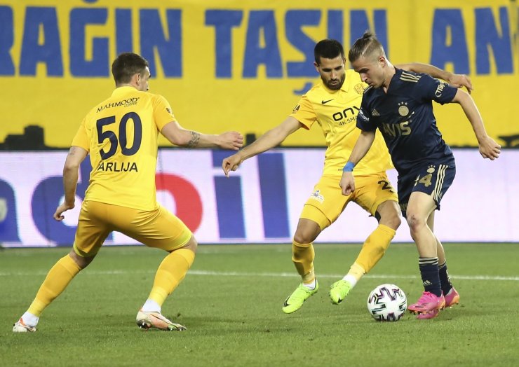 Süper Lig: MKE Ankaragücü: 1 - Fenerbahçe: 2 (Maç sonucu)