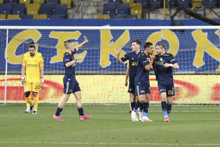 Süper Lig: MKE Ankaragücü: 1 - Fenerbahçe: 1 (İlk yarı)