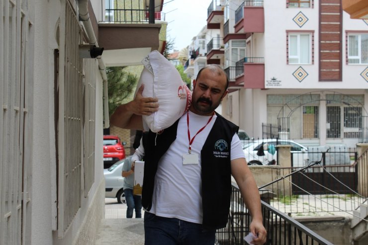 O ihtiyaç sahiplerinin ’Ankara abisi’