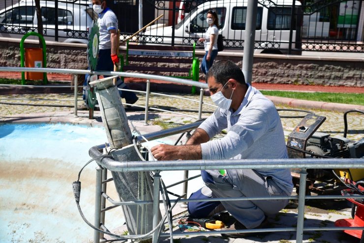 Mamak’ta süs havuzlarına bahar temizliği