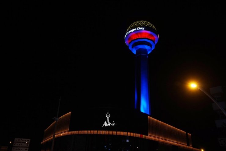 Başkent’in sembol binaları 9 Mayıs Avrupa Günü’nü dolayısıyla özel olarak ışıklandırıldı