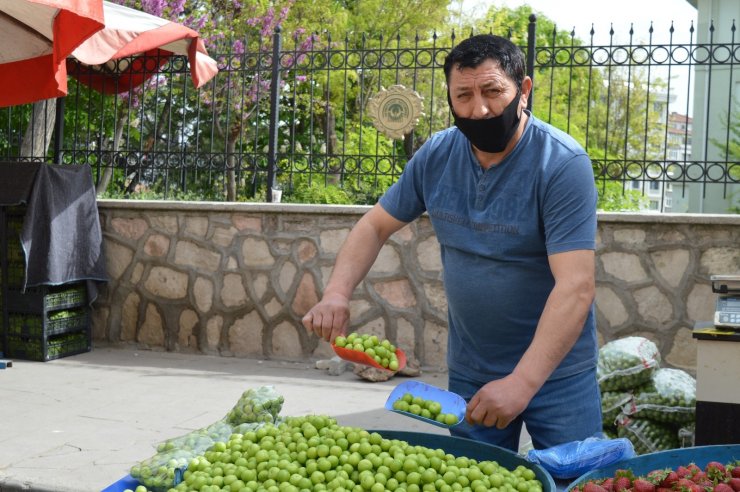 Bu meyvenin fiyatı yaklaşık 2 ayda 800 liradan 20 liraya düştü