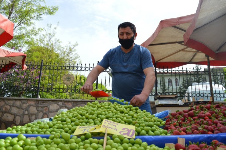 Bu meyvenin fiyatı yaklaşık 2 ayda 800 liradan 20 liraya düştü