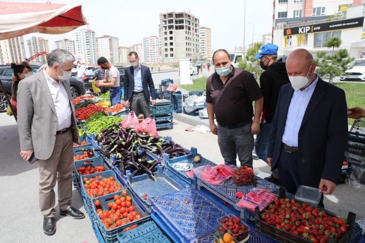 Başkan Çolakbayrakdar Kocasinan’ın 10 farklı noktasında pazar yerini denetledi