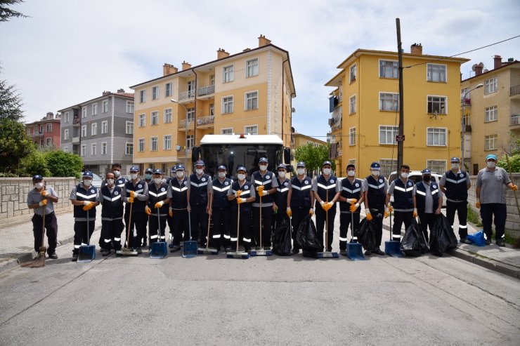 Selçuklu Belediyesi temizlik ekipleri 7/24 mesaide