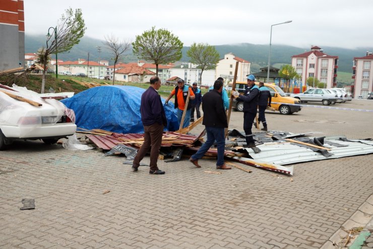 Yozgat’a çatılar uçtu