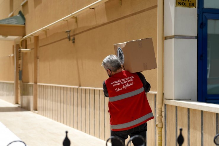 Altındağ Belediyesinden tam kapanmada faaliyet gösteremeyen esnafa gıda kolisi desteği