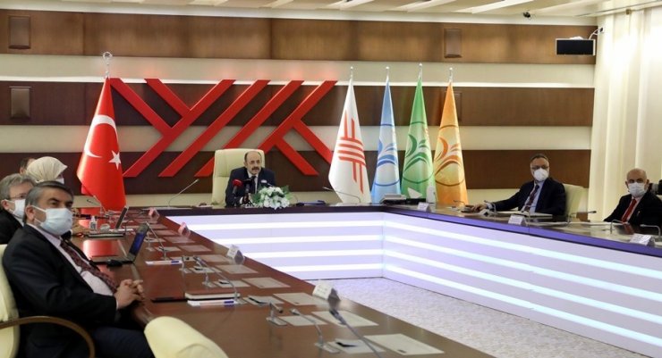 Anadolu Üniversitesine “Yeşil Bayrak” ve Engelsiz Program Nişanı” ödülü