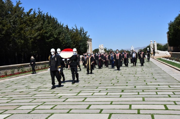 Danıştay Başkanı Yiğit ve beraberindeki heyet Anıtkabir’i ziyaret etti