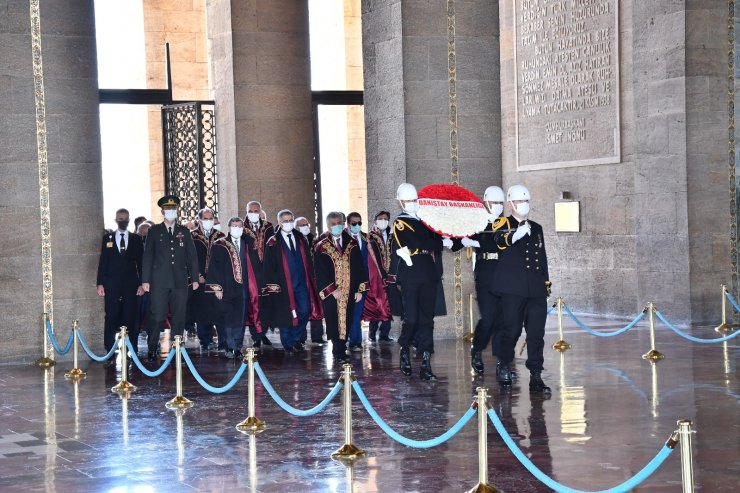 Danıştay Başkanı Yiğit ve beraberindeki heyet Anıtkabir’i ziyaret etti