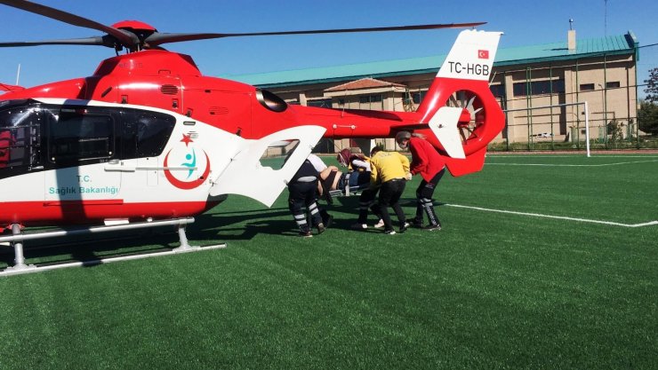 Kalp krizi geçiren hastaya hava ambulansı