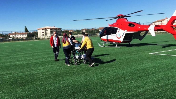 Kalp krizi geçiren hastaya hava ambulansı