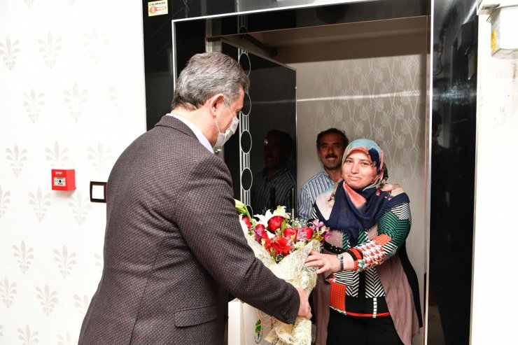 Başkan Köse, anneleri unutmadı