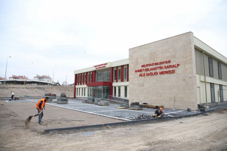 Melikgazi Belediyesi ilçenin dört bir yanında hummalı bir çalışma yürütüyor