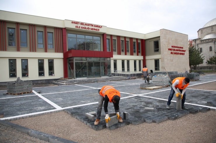 Melikgazi Belediyesi ilçenin dört bir yanında hummalı bir çalışma yürütüyor