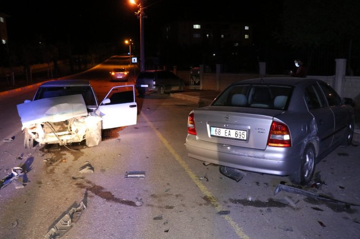 Aksaray’da 5 araçlı trafik kazası: 1 yaralı