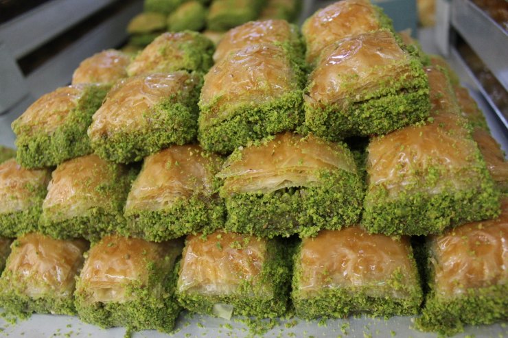 Meşhur baklava ustasından ucuz tatlı uyarısı