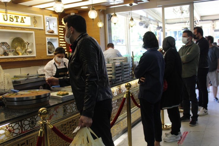 Meşhur baklava ustasından ucuz tatlı uyarısı