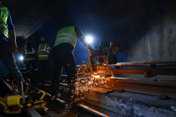 Ankara Metrosu’nda aşınan raylar yenileniyor