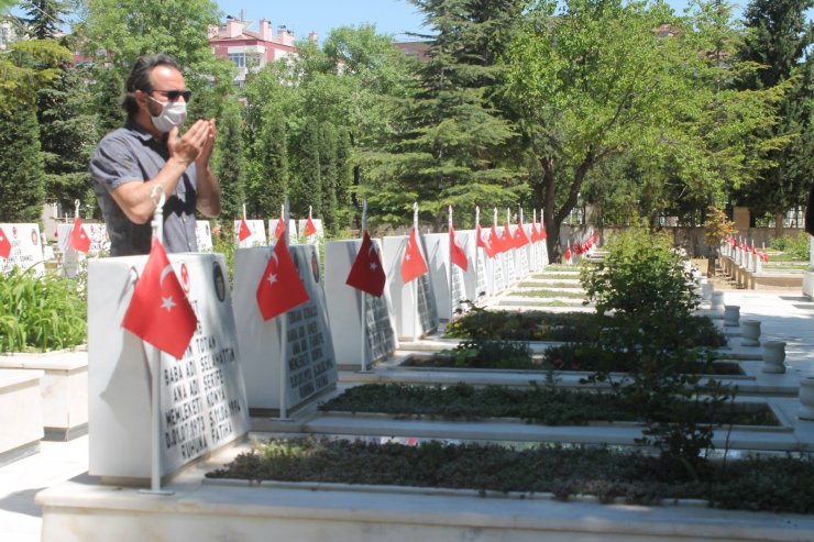 Konya’da şehit aileleri, şehitliği ziyaret etti