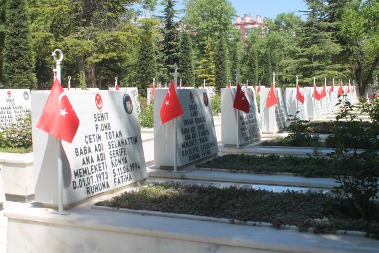 Konya’da şehit aileleri, şehitliği ziyaret etti