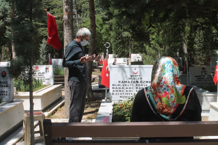 Konya’da şehit aileleri, şehitliği ziyaret etti