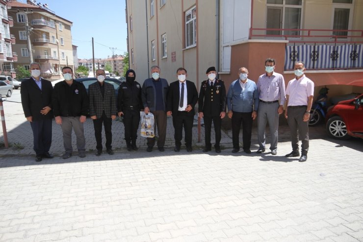 Kaymakam Özdemir, gazilerle ve şehit aileleriyle bayramlaştı